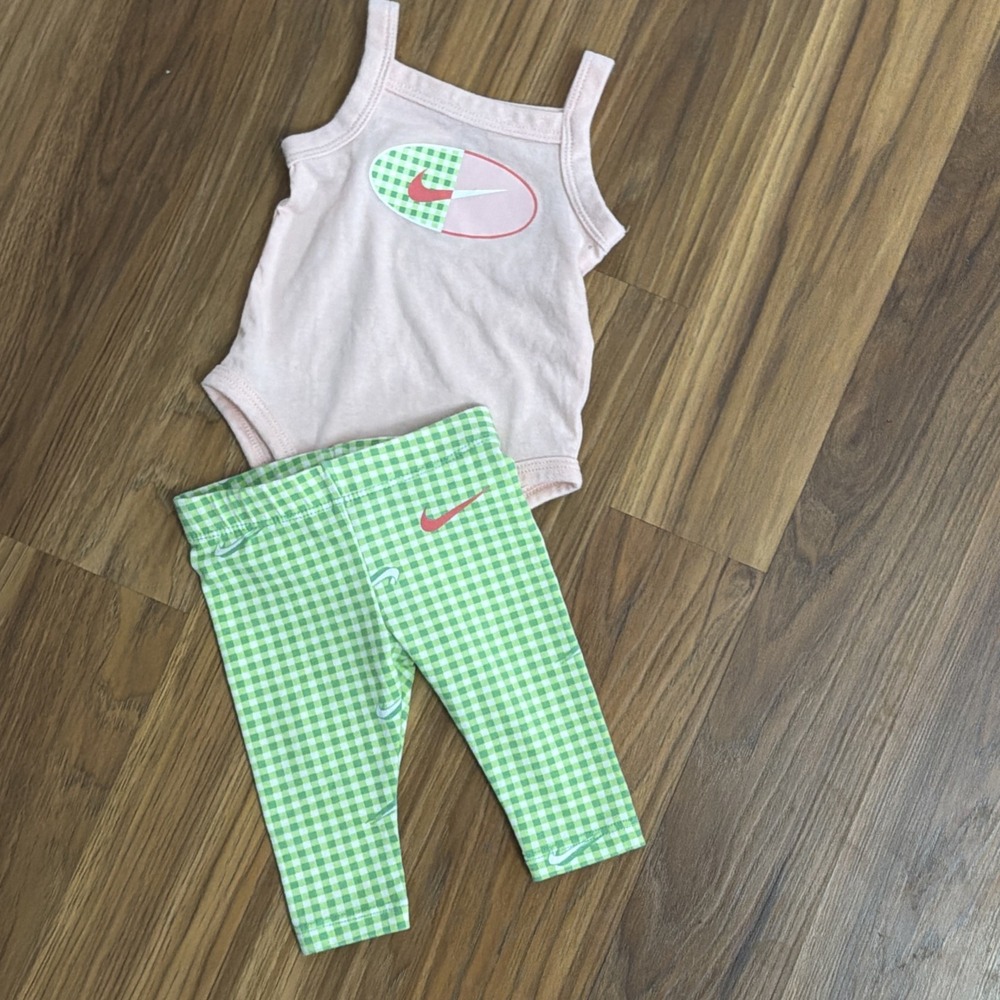 Nike Baby Girls 0-3 Months Bodysuit Tank Shirt Pants Outfit EUC